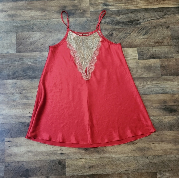 Victoria's Secret Satin Red & Shimmering Gold Lace Babydoll Slip Size Medium - Picture 7 of 8